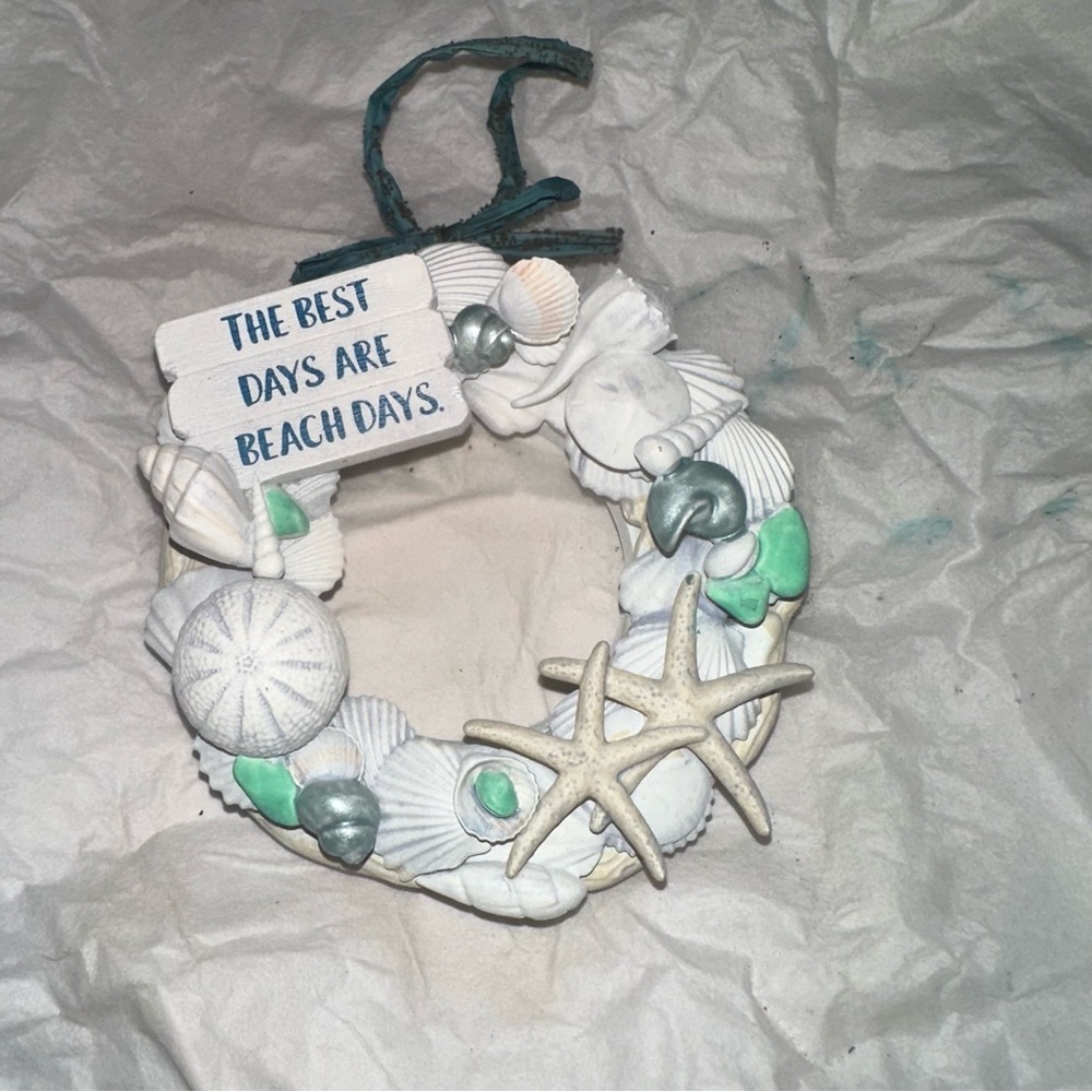 Hallmark Keepsake "A Day at the Beach Seashell Wreath" Ornament 2021 Christmas